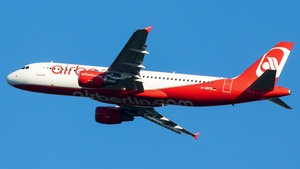 Photo of D-ABFB - Airbus A320-214 operated by Air Berlin
