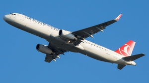 Photo of TC-JSM - Airbus A321-231 operated by Turkish Airlines