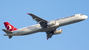 Photo of TC-JRP - Airbus A321-231 operated by Turkish Airlines