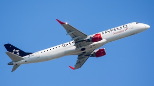 Photo of OE-LWH - Embraer ERJ-195LR operated by Austrian Airlines