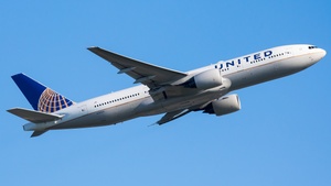 Photo of N221UA - Boeing 777-222(ER) operated by United Airlines