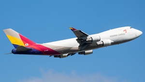 Photo of HL7420 - Boeing 747-48EF operated by Asiana Cargo