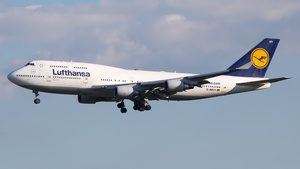 Photo of D-ABVY - Boeing 747-430 operated by Lufthansa