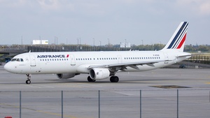 Photo of F-GTAZ - Airbus A321-212 operated by Air France