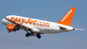 Photo of G-EZIT - Airbus A319-111 operated by easyJet