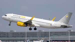 Photo of EC-MLE - Airbus A320-232 operated by Vueling