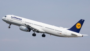Photo of D-AIRO - Airbus A321-131 operated by Lufthansa