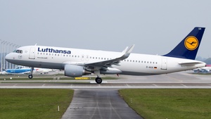 Photo of D-AIUX - Airbus A320-214 operated by Lufthansa