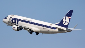Photo of SP-LIC - Embraer ERJ-175STD operated by LOT Polish Airlines
