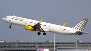 Photo of EC-MGZ - Airbus A321-231 operated by Vueling