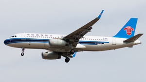 Photo of B-1651 - Airbus A320-232 operated by China Southern Airlines