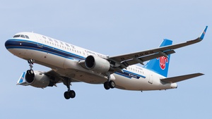 Photo of B-8989 - Airbus A320-214 operated by China Southern Airlines