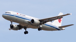 Photo of B-6967 - Airbus A320-214 operated by Air China