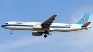 Photo of B-6912 - Airbus A321-231 operated by China Southern Airlines