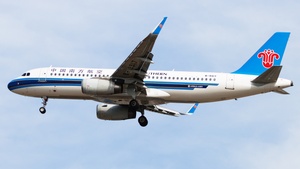 Photo of B-9917 - Airbus A320-232 operated by China Southern Airlines