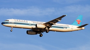 Photo of B-2284 - Airbus A321-231 operated by China Southern Airlines