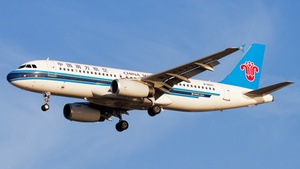 Photo of B-6627 - Airbus A320-232 operated by China Southern Airlines