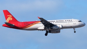 Photo of B-6853 - Airbus A320-232 operated by Shenzhen Airlines