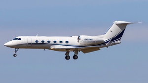 Photo of N450MH - Gulfstream GIV-X (G450) operated by The Hershey Company