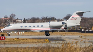 Photo of N165JF - Gulfstream GIV-SP operated by Solairus Aviation