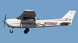 Photo of N1089D - Cessna 172S Skyhawk SP operated by Heavy Metal Air