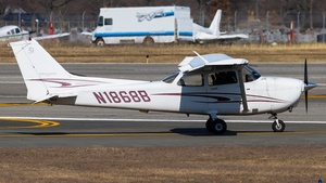 Photo of N1868B - Cessna 172S Skyhawk SP operated by Private