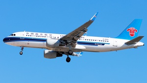 Photo of B-9929 - Airbus A320-214 operated by China Southern Airlines