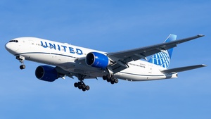 Photo of N77006 - Boeing 777-224(ER) operated by United Airlines