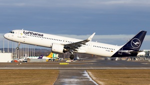 Photo of D-AIEC - Airbus A321-271NX operated by Lufthansa