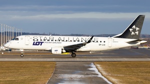 Photo of SP-LIO - Embraer ERJ-175LR operated by LOT Polish Airlines
