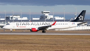 Photo of OE-LWH - Embraer ERJ-195LR operated by Austrian Airlines