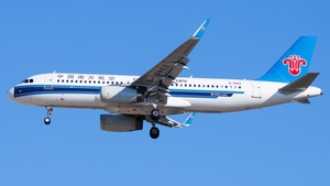 Photo of B-9952 - Airbus A320-232 operated by China Southern Airlines
