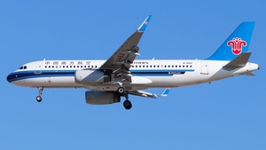 Photo of B-1652 - Airbus A320-232 operated by China Southern Airlines