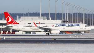 Photo of TC-JSP - Airbus A321-231 operated by Turkish Airlines