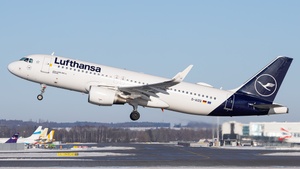 Photo of D-AIZQ - Airbus A320-214 operated by Lufthansa