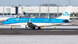 Photo of PH-EXU - Embraer ERJ-175STD operated by KLM Cityhopper