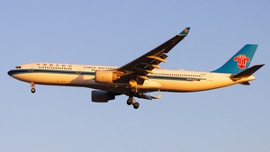 Photo of B-5965 - Airbus A330-323 operated by China Southern Airlines
