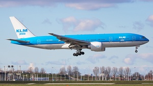 Photo of PH-BQK - Boeing 777-206(ER) operated by KLM Asia