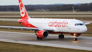 Photo of D-ABZL - Airbus A320-216 operated by Air Berlin