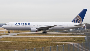 Photo of N656UA - Boeing 767-322(ER) operated by United Airlines