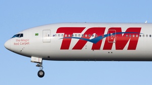 Photo of PT-MUE - Boeing 777-32W(ER) operated by TAM Linhas Aéreas
