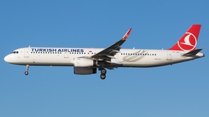 Photo of TC-JSV - Airbus A321-231 operated by Turkish Airlines