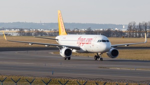 Photo of TC-DCC - Airbus A320-214 operated by Pegasus Airlines