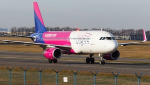 Photo of HA-LYS - Airbus A320-232 operated by Wizz Air