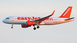Photo of G-EZOD - Airbus A320-214 operated by easyJet