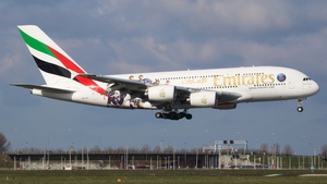 Photo of A6-EOT - Airbus A380-861 operated by Emirates