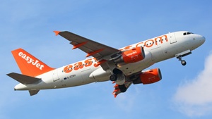 Photo of G-EZBU - Airbus A319-111 operated by easyJet