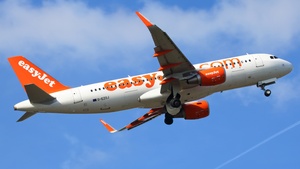 Photo of G-EZOJ - Airbus A320-214 operated by easyJet