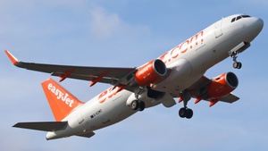 Photo of G-EZWZ - Airbus A320-214 operated by easyJet