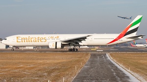 Photo of A6-EMW - Boeing 777-31H operated by Emirates